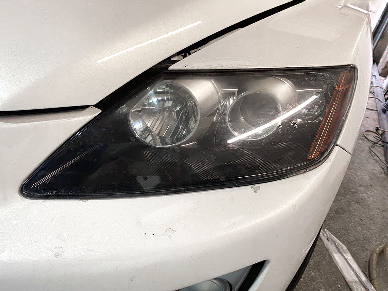 Фара Mazda до робіт